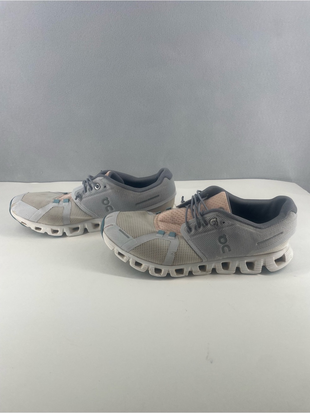 On Cloud Cloud Women’s Size W9.5 Pearl White Peach Athletic Shoes Extra Laces